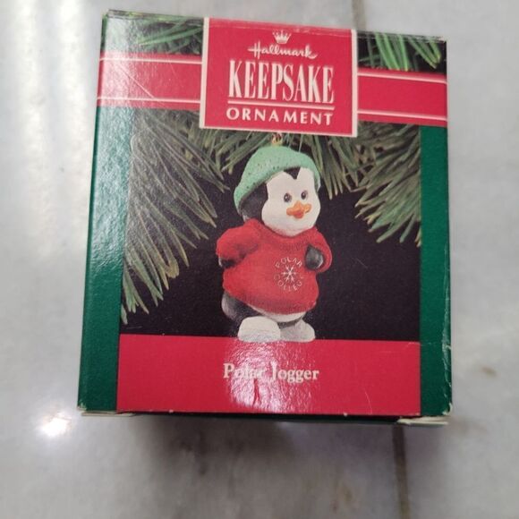 1990 Hallmark Keepsake Ornament Polar Jogger Penguin - Picture 1 of 10